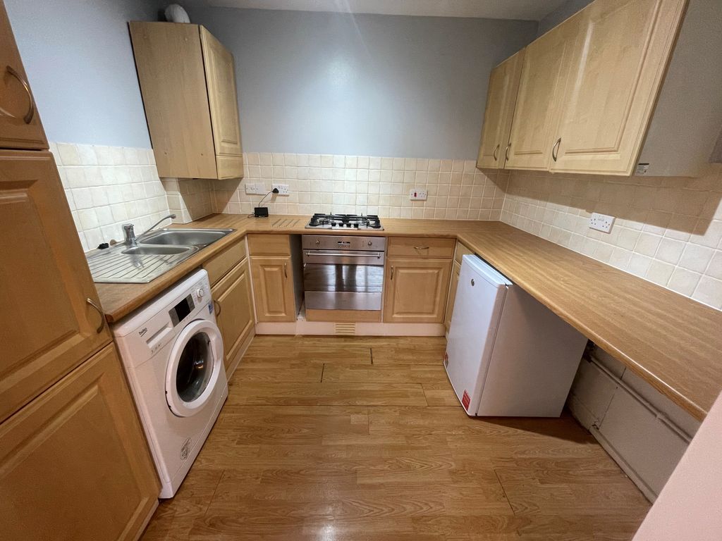 Property photo 2 of 6