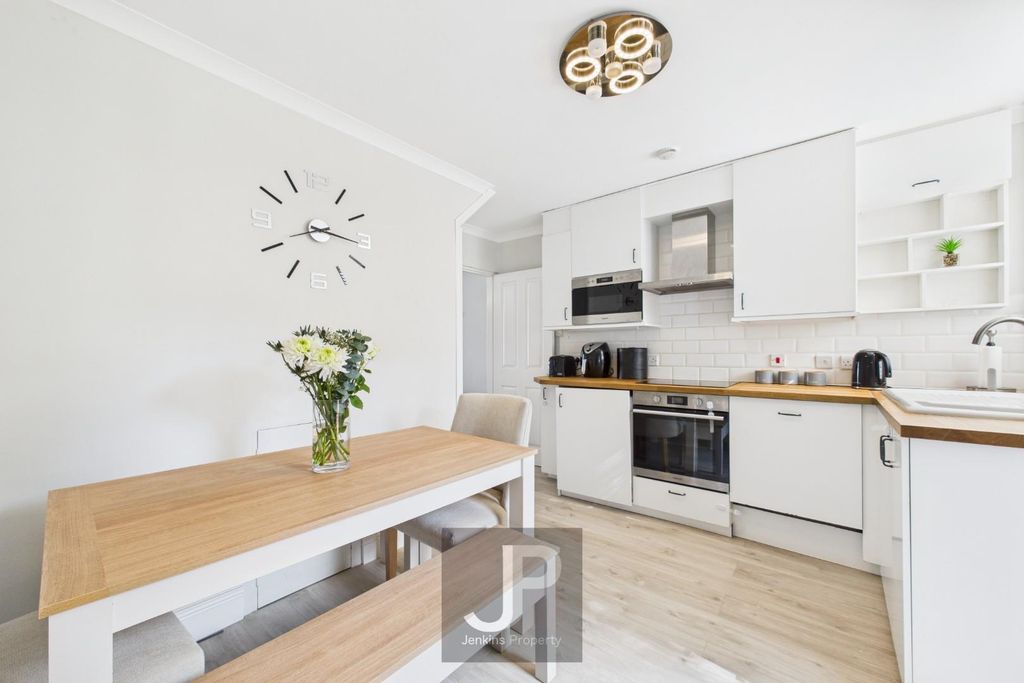 Property photo 2 of 16 Kitchen/Breakfast Room