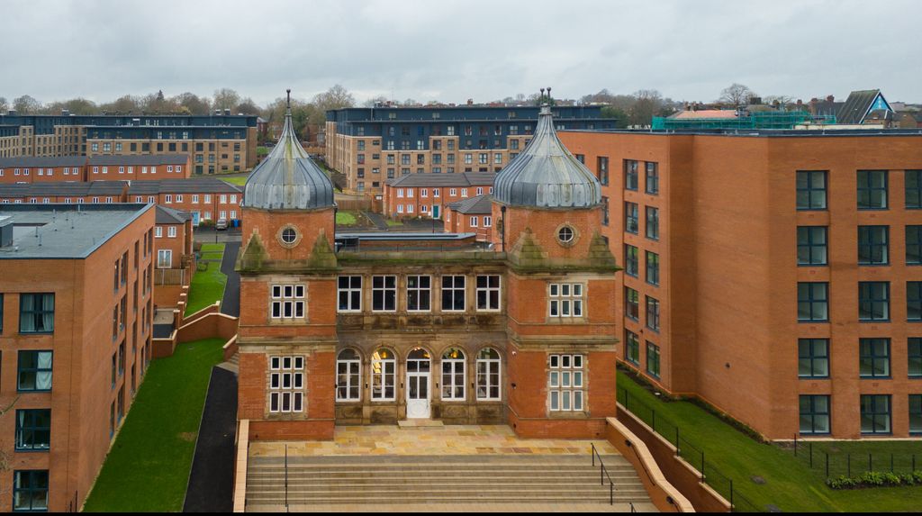 Property photo 1 of 7 Front