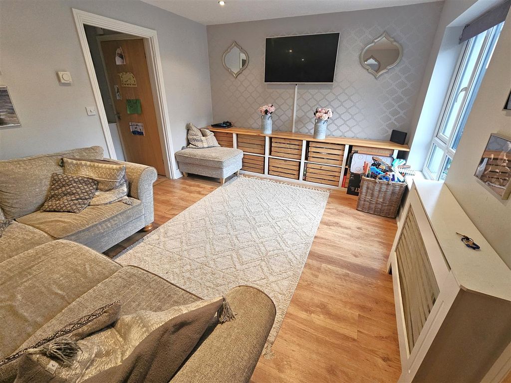 Property photo 2 of 14 Lounge.Jpg