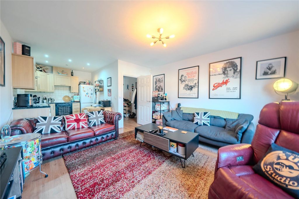 Property photo 2 of 15 Lounge/Diner