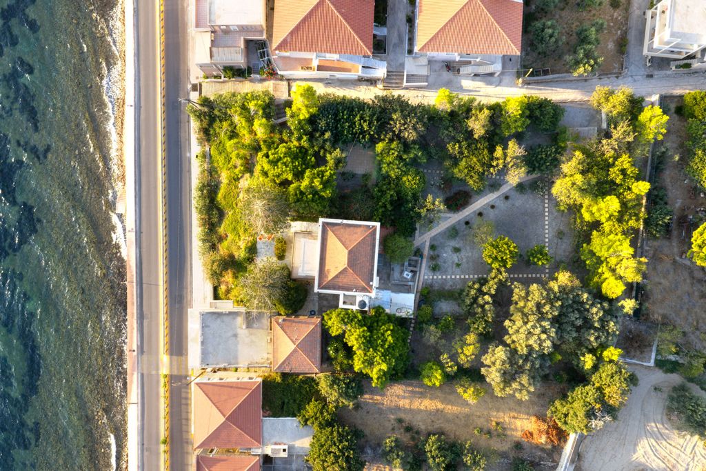 Property photo 3 of 27