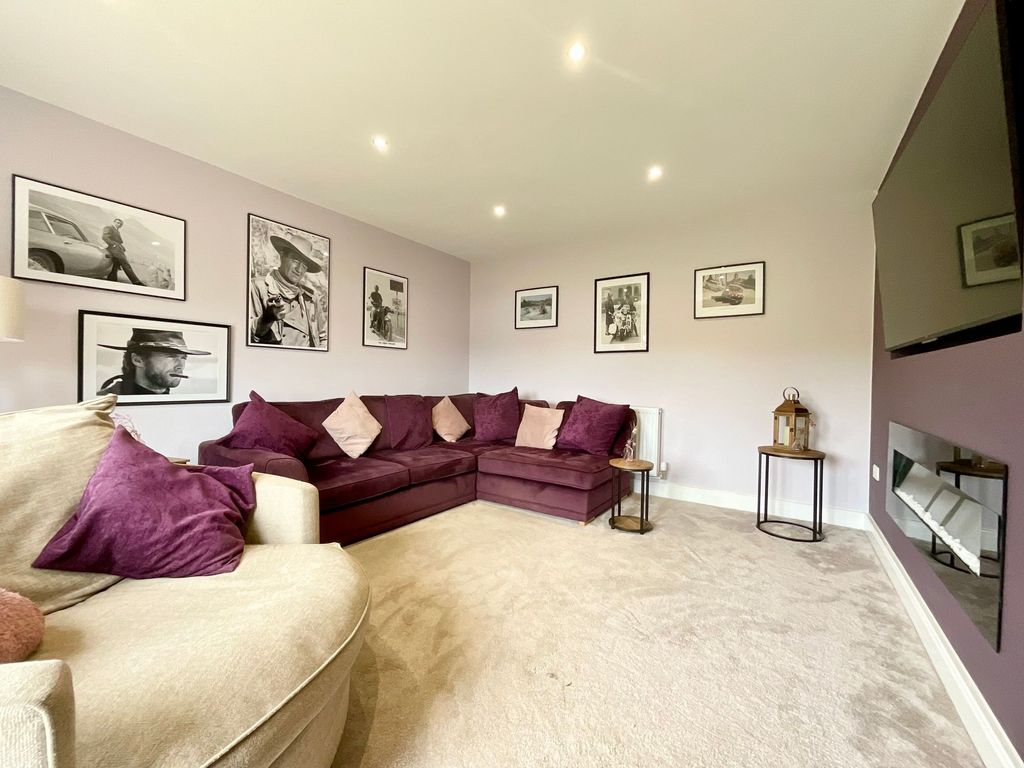 Property photo 2 of 43
