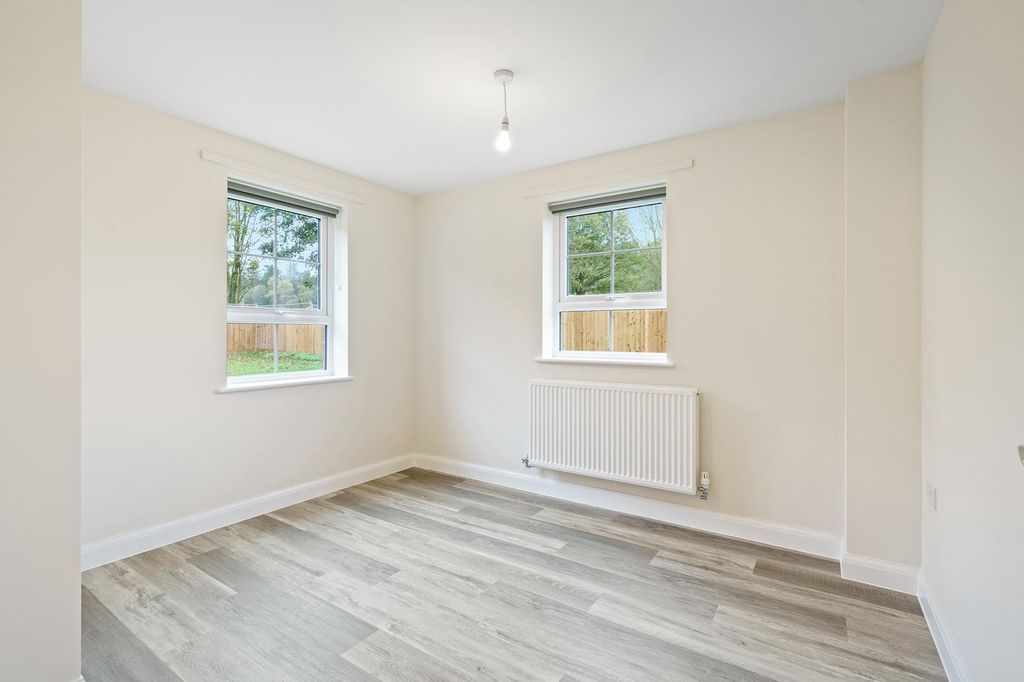 Property photo 3 of 33 Image