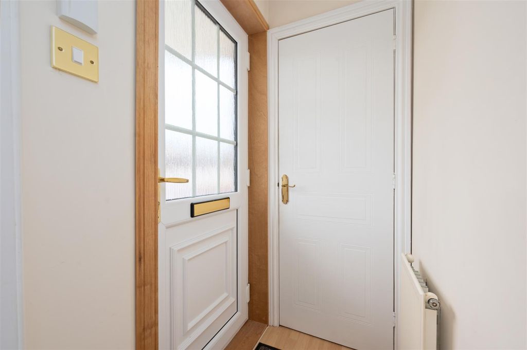Property photo 2 of 22 11Ellonplace003.Jpg