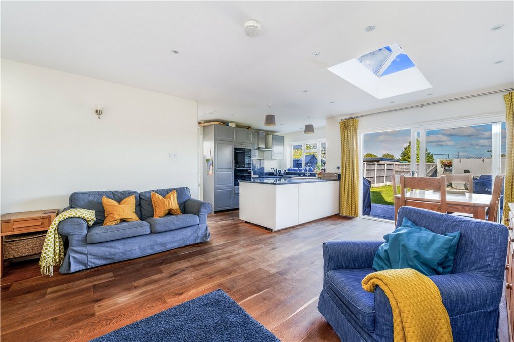 Property photo 3 of 13 Picture No. 18