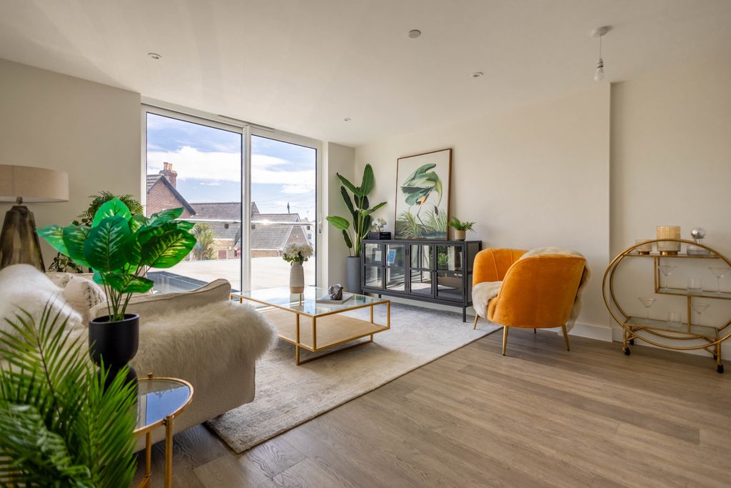 Property photo 2 of 13 R6M_0289-Hdr