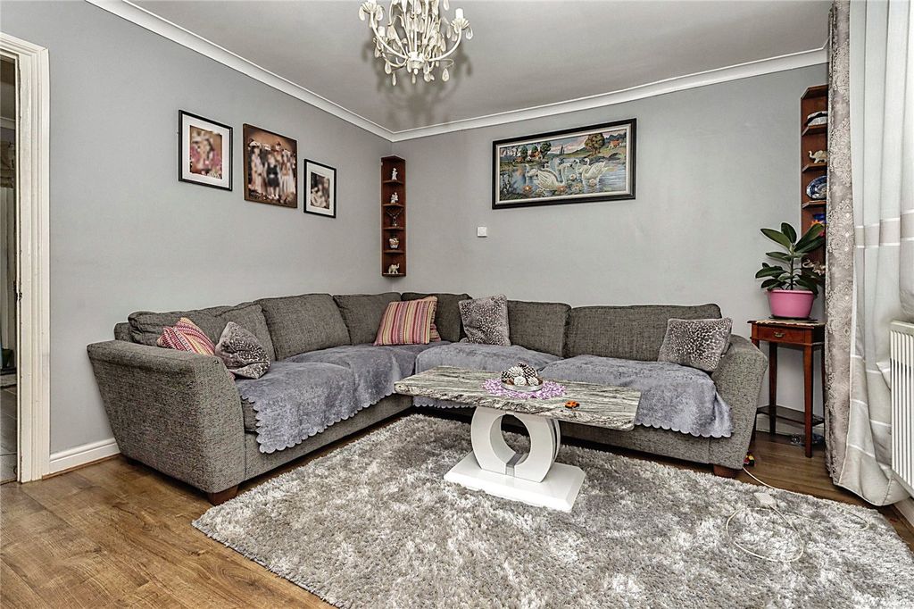 Property photo 3 of 16 Picture No. 02