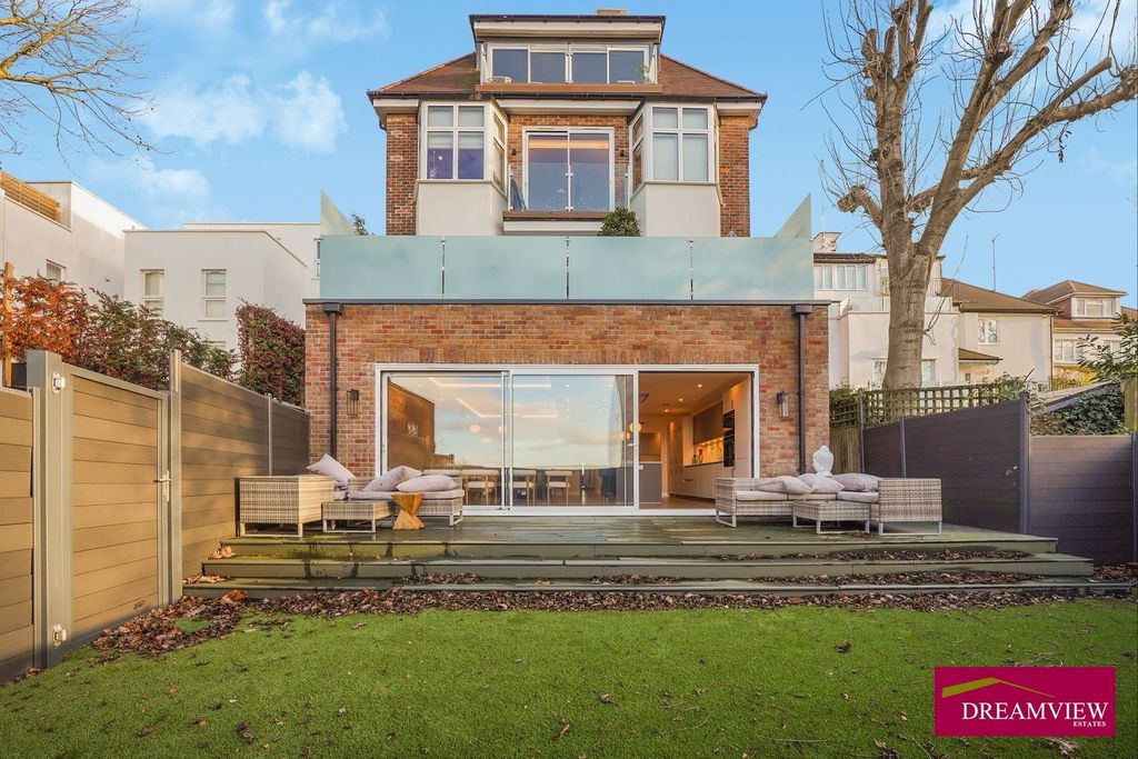 Property photo 2 of 14 Gallery