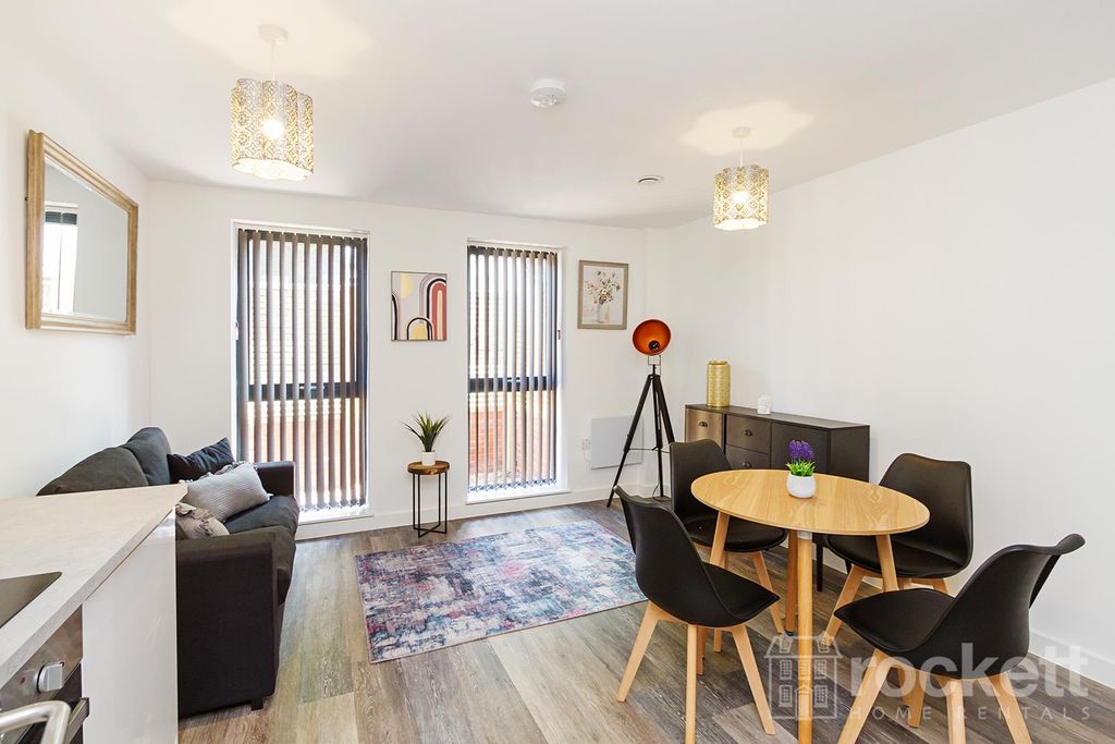 Property photo 2 of 19 4_Mashbox_Gwi_4131E_