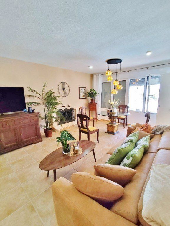 Property photo 2 of 50