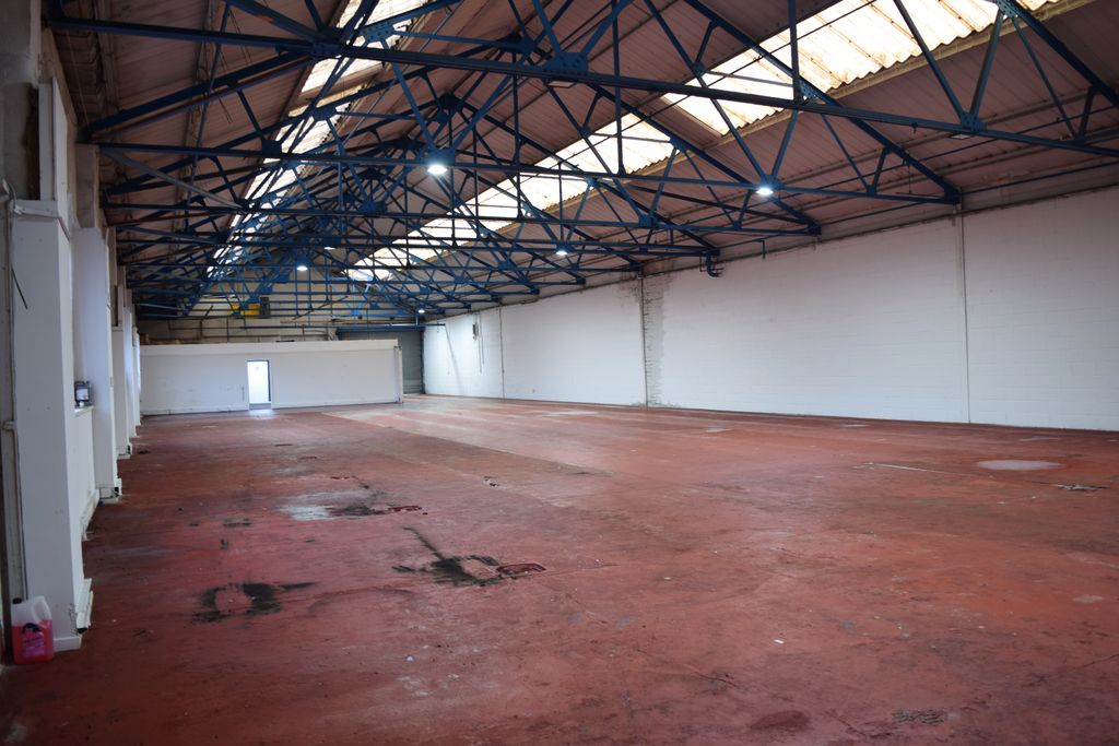 Property photo 2 of 20