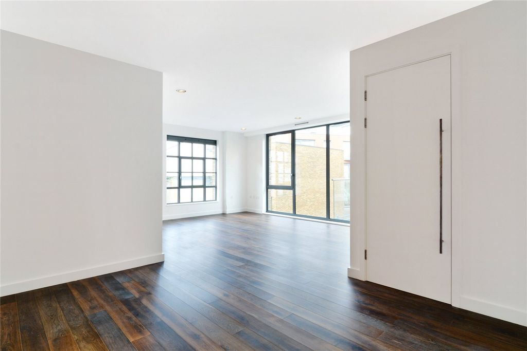 Property photo 1 of 7 Receptio Room
