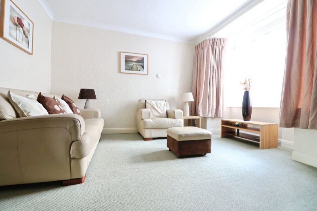 Property photo 2 of 26 Picture No. 28