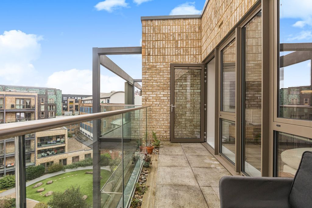 Property photo 3 of 17