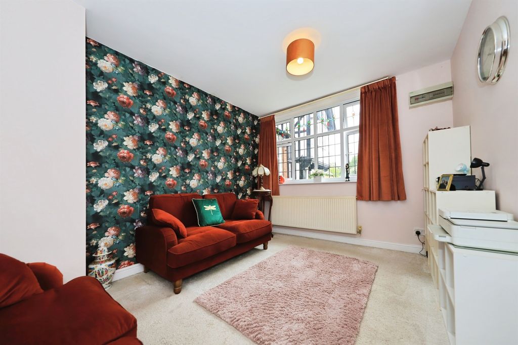 Property photo 2 of 14