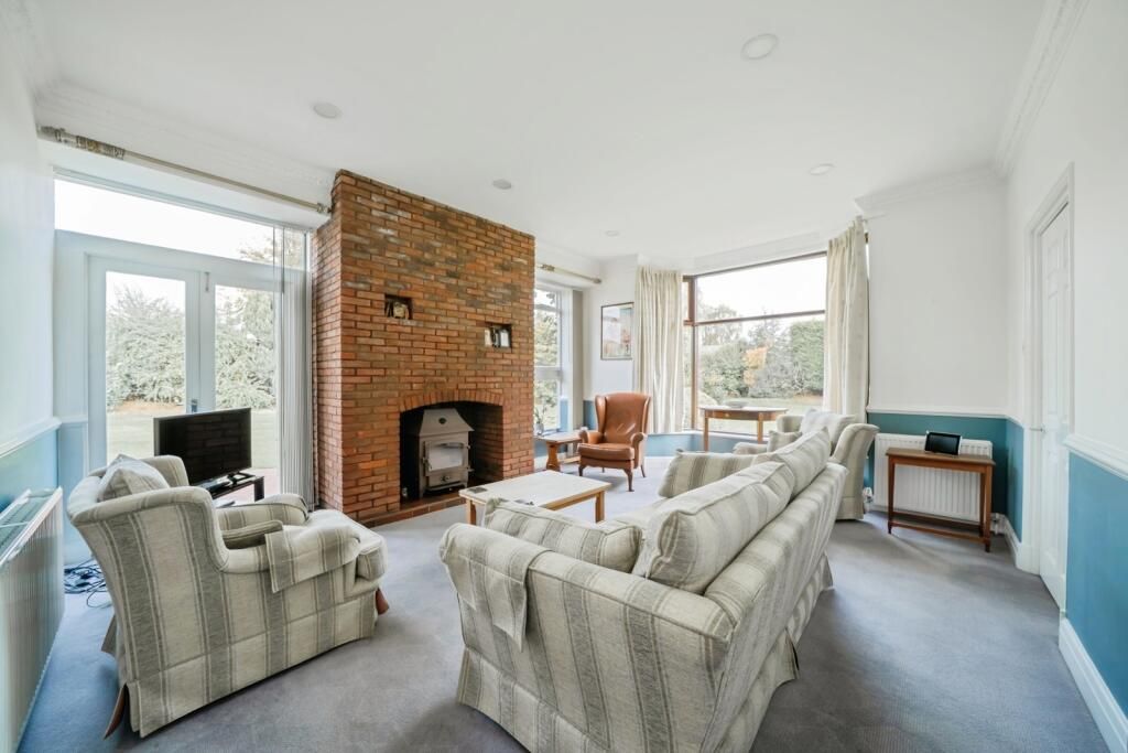 Property photo 2 of 9 947B77B1F45B777Dde346B53B494E9B0