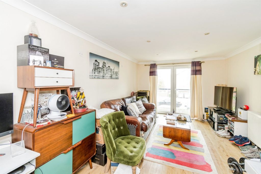 Property photo 2 of 13