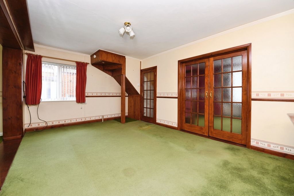 Property photo 3 of 17 Photo