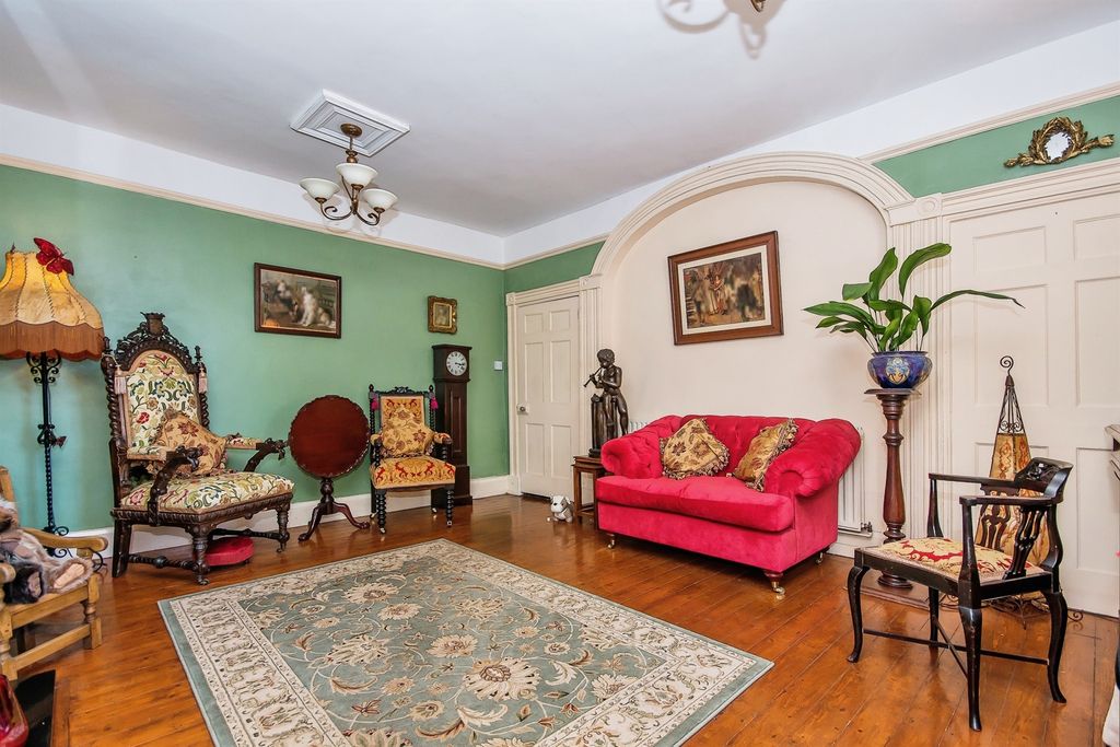 Property photo 3 of 13