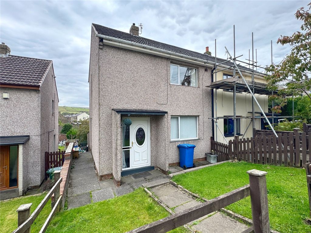 Property photo 1 of 11 Semi-Detached