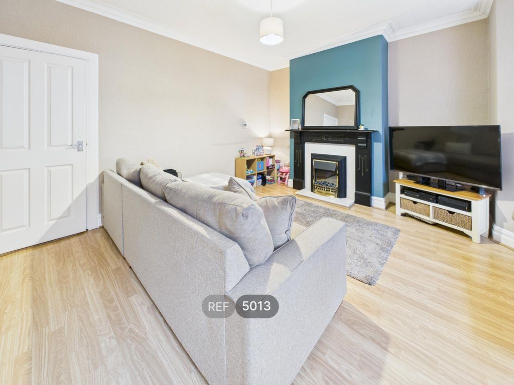 Property photo 2 of 17 Living Room