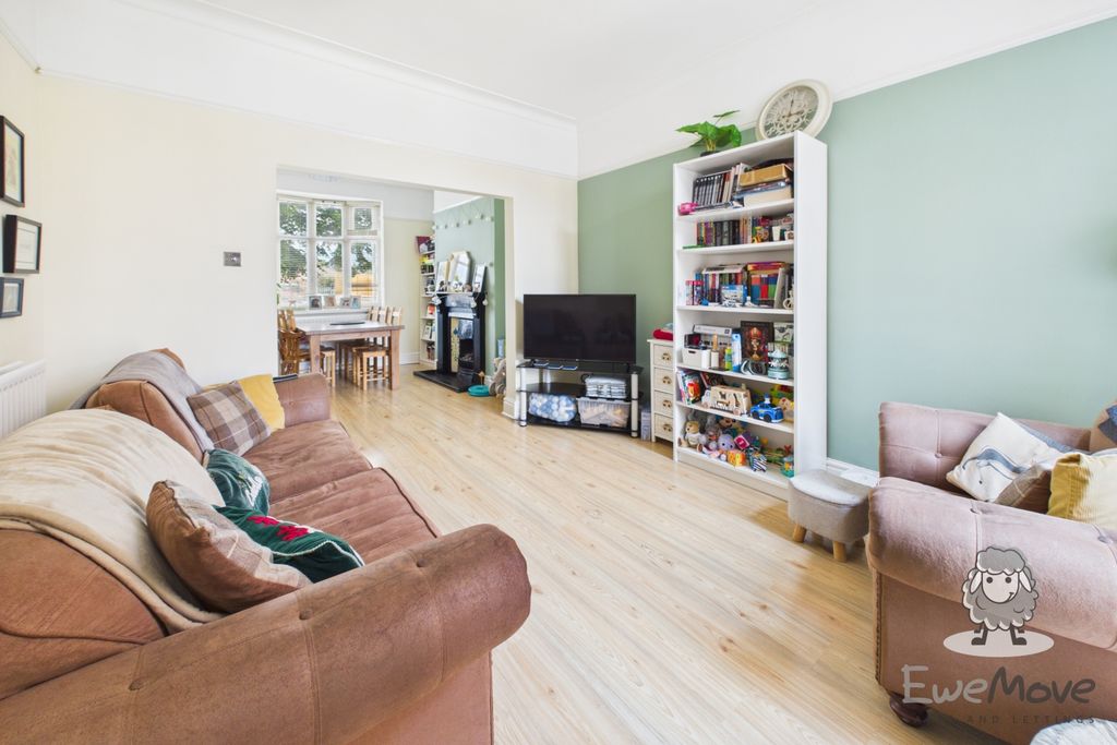 Property photo 3 of 14 12