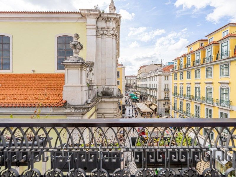 Property photo 1 of 32