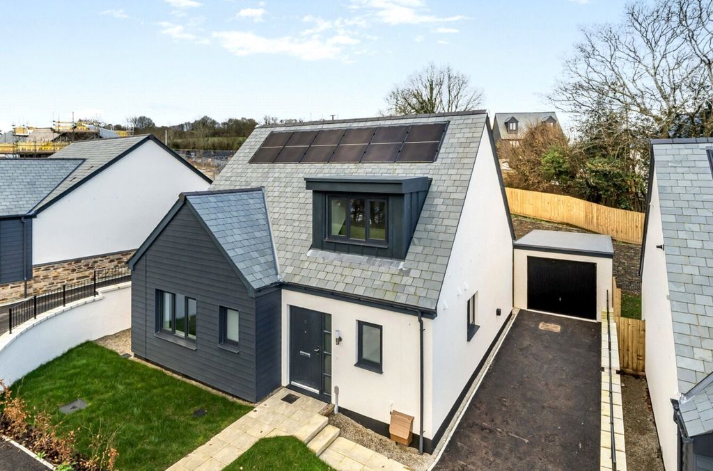 Property photo 1 of 16 Show Home