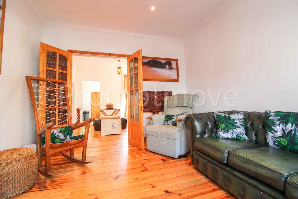 Property photo 2 of 19 Na