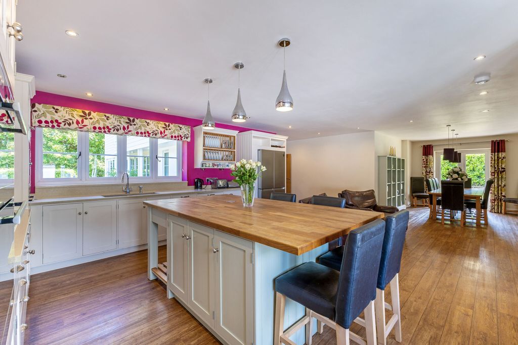 Property photo 2 of 15 Kitchen