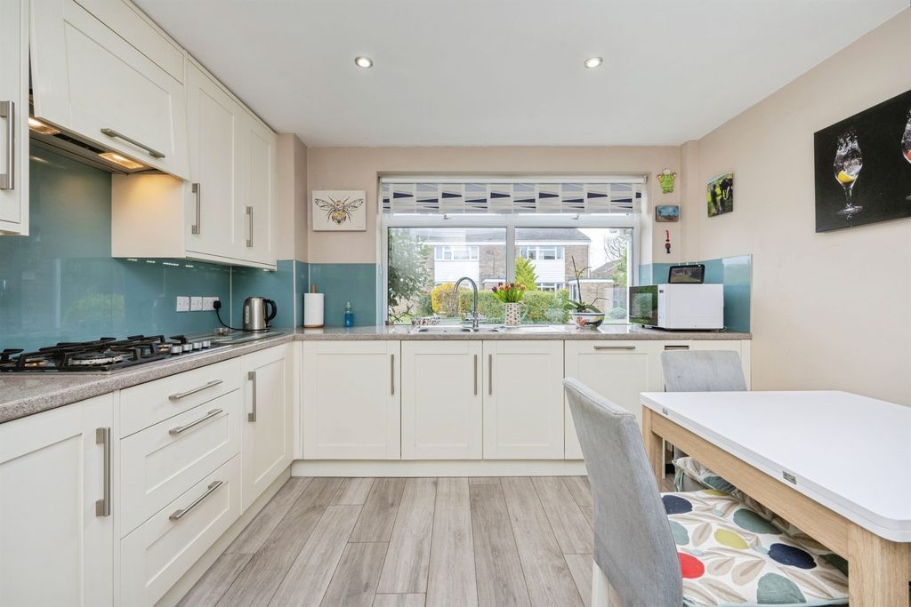 Property photo 2 of 24