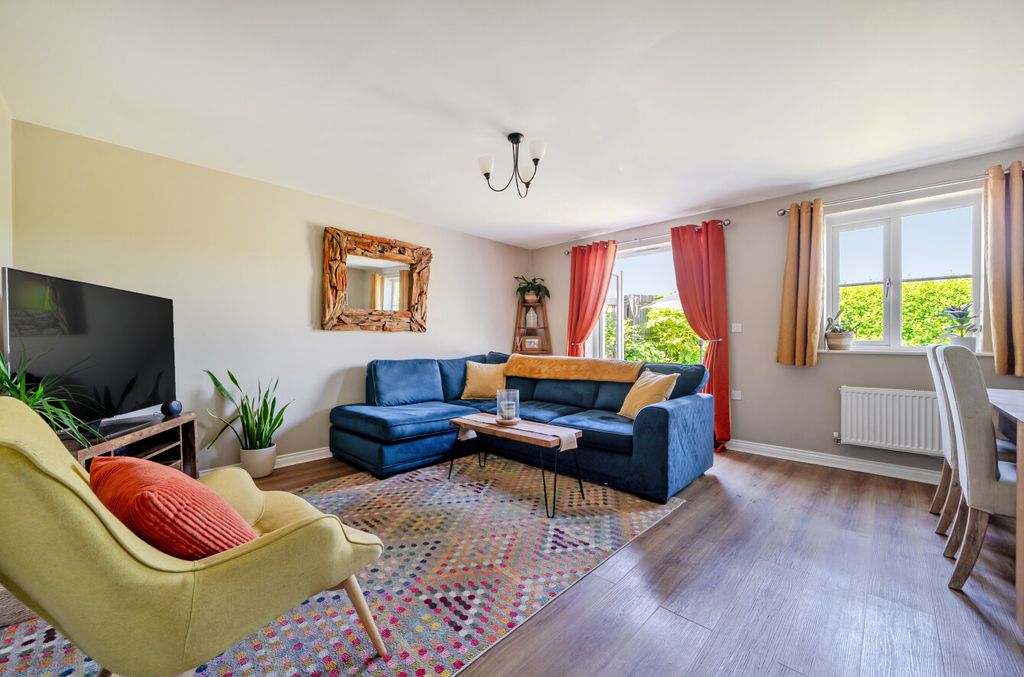 Property photo 2 of 27 1468891-14-6A1Ad5...