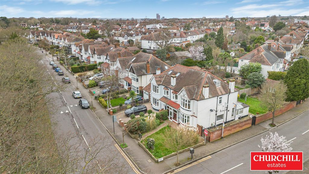 Property photo 2 of 35