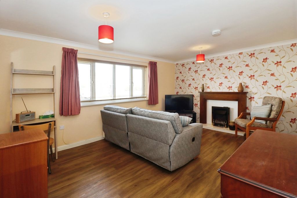 Property photo 2 of 17 Photo