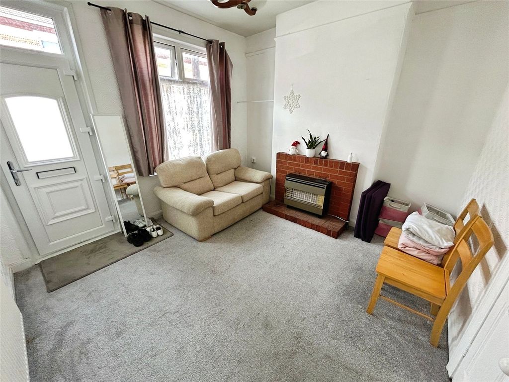 Property photo 2 of 6 Picture No. 11