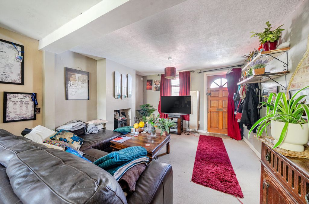 Property photo 2 of 12 1328517-4-687E294...