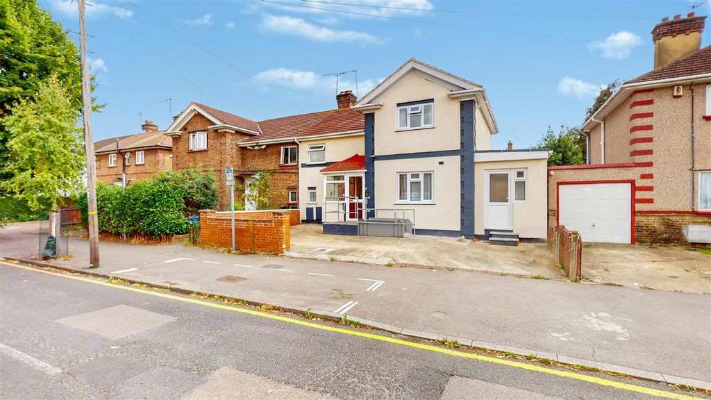 Property photo 2 of 15 Front.Jpg