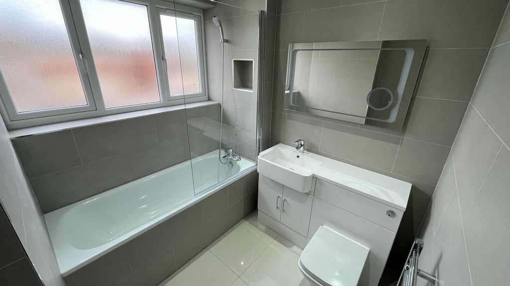 Property photo 3 of 5 Gallery