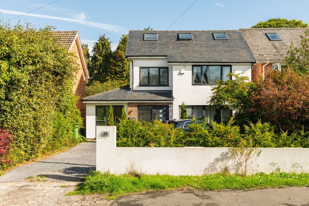 Property photo 1 of 18 External