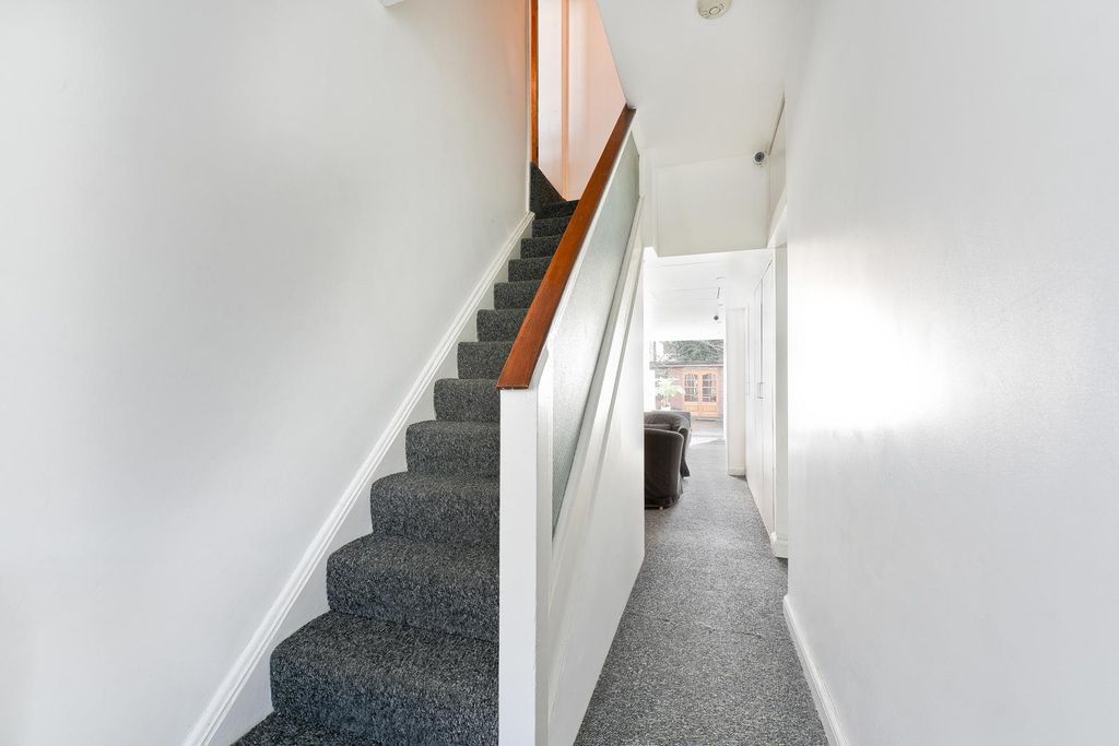 Property photo 3 of 50