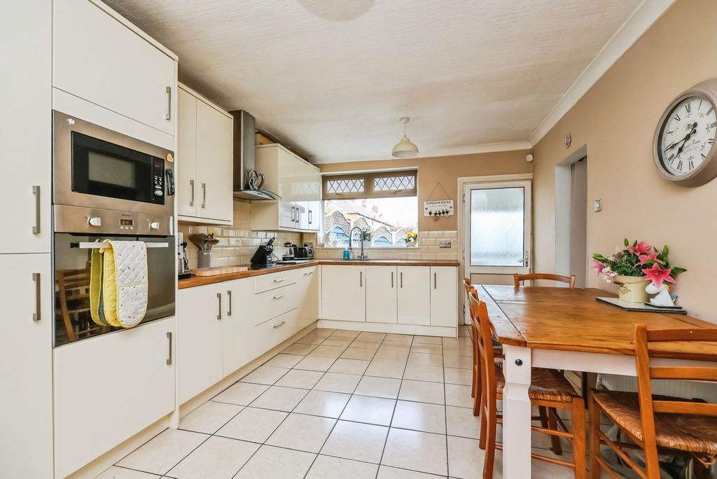 Property photo 2 of 18 Pbox-Img.Jpg