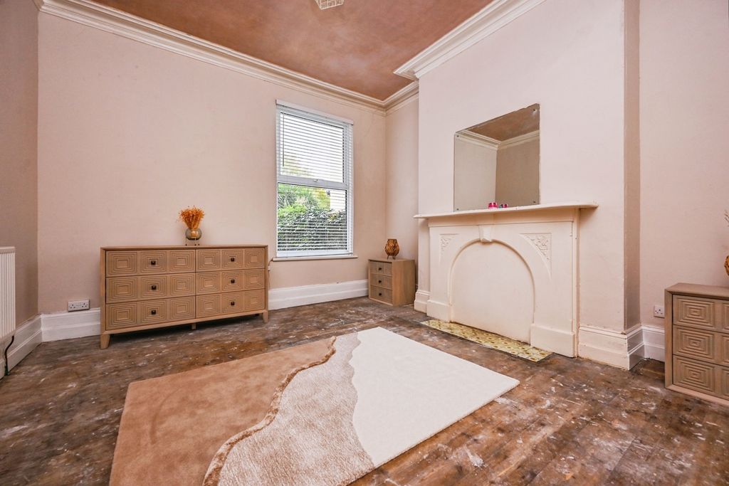 Property photo 3 of 20 Photo