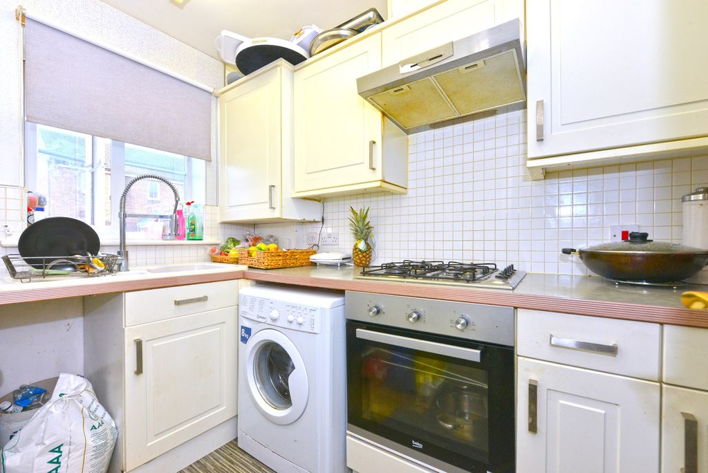 Property photo 2 of 13 4519093