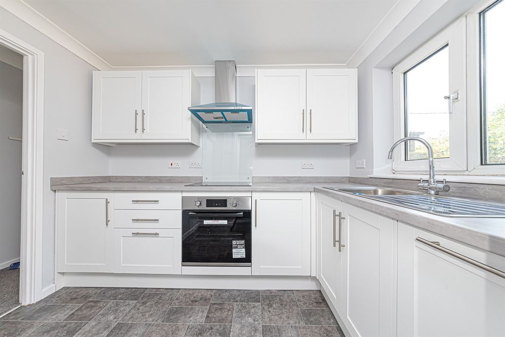 Property photo 3 of 15 Kitchen