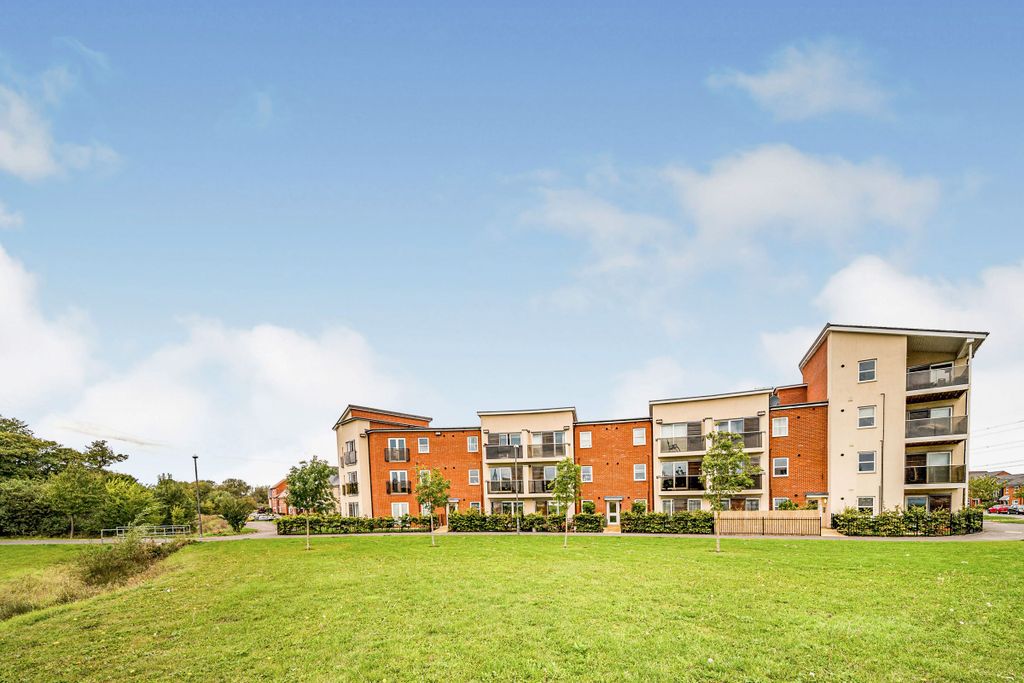 Property photo 1 of 10 Front