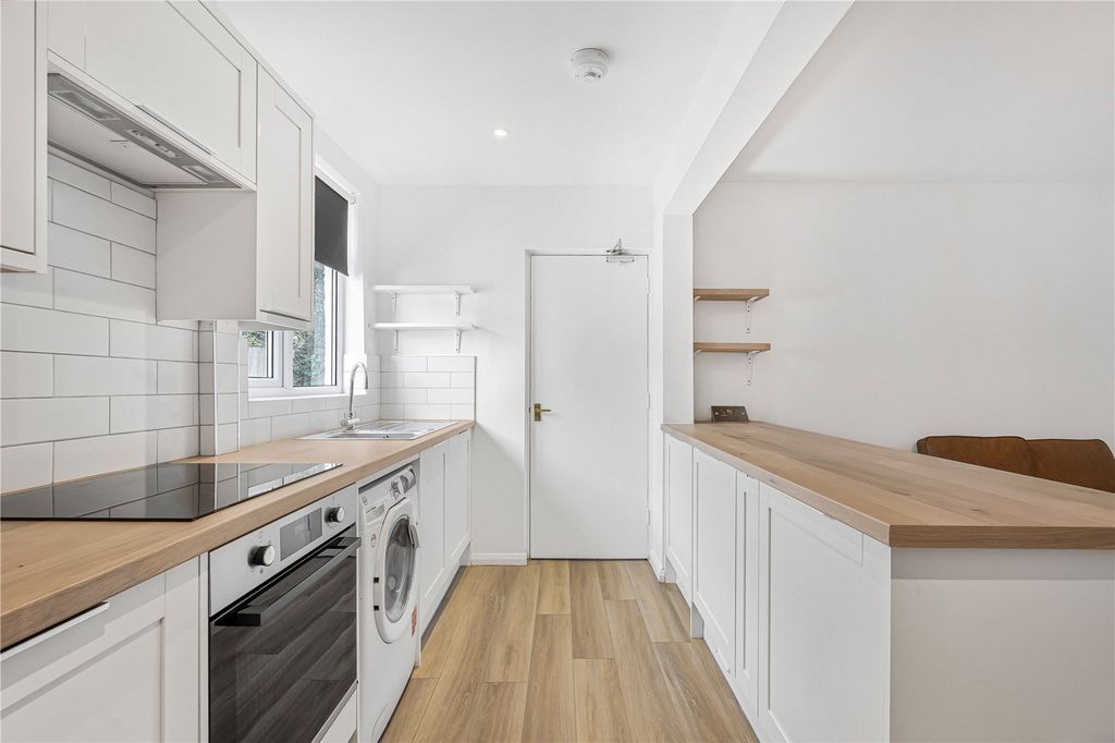 Property photo 3 of 15 Kitchen/ Dining