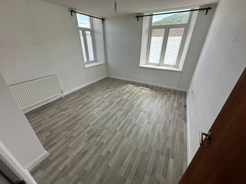 Property photo 3 of 6 Dining Room