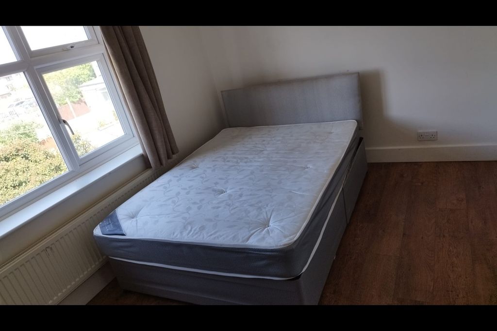 Property photo 1 of 3