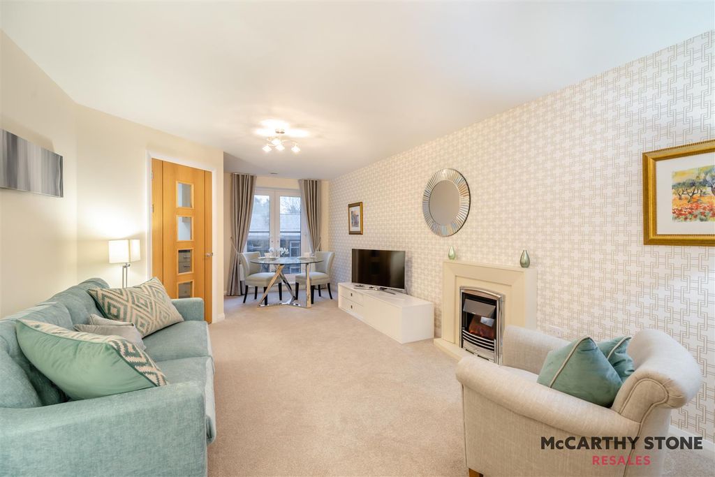 Property photo 2 of 28 8583526-Interior06.Jpg